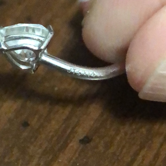 14K white gold bellybutton stud with heart diamond. - Picture 3 of 3